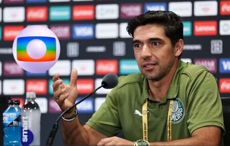 Abel Ferreira, treinador do Palmeiras, diz que jogos &agrave;s 21h30 s&atilde;o prejudiciais.