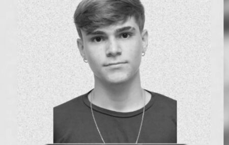 Adolescente morre ap&oacute;s ficar 16 dias internados.