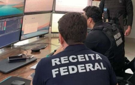 Agentes da Receita Federal.