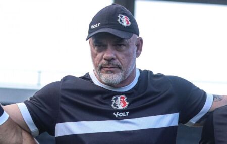 F&aacute;bio Cortez continuar&aacute; no comando do Santa Cruz.