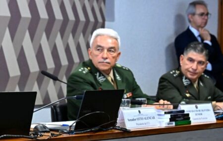 Generais Anisio David e Flavio Marcus Lancia, durante sabatina na CCJ do Senado