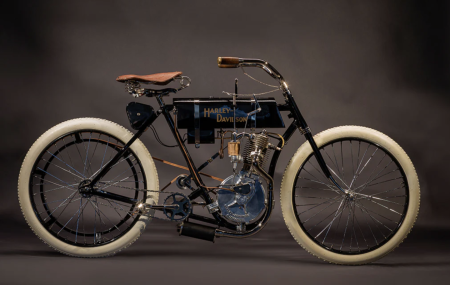 Harley Davidson, conhecida como "Serial Number One"