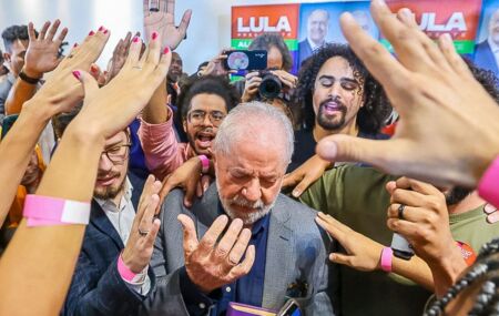 Desaprova&ccedil;&atilde;o do Governo Lula atinge 74% entre evang&eacute;licos, revela Atlas/Bloomberg