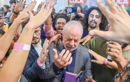 Lula com evang&eacute;licos.