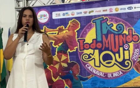 Prefeita Mirella Almeida faz balando do Carnaval 2026 de Olinda.