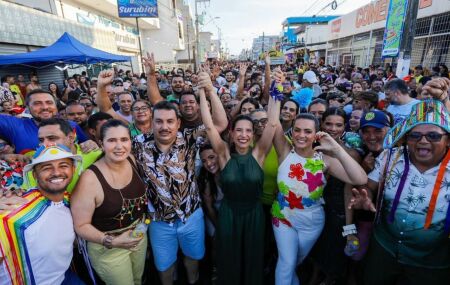 Governadora Raquel Lyra no Desfile das Virgens de Surubim.