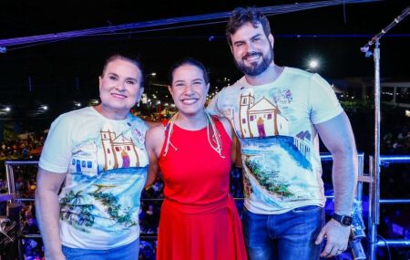 Prefeita Elcione Ramos, governadora de Pernambuco, Raquel Lyra e Secret&aacute;rio de Governo, C&eacute;sar Ramos