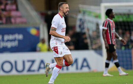 &Uacute;ltima derrota alvirrubra para o rival foi em 2020.