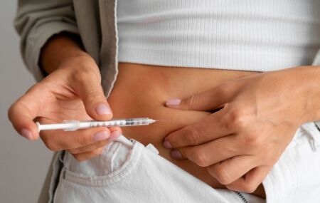 Aplica&ccedil;&atilde;o de insulina: SUS inicia projeto-piloto para ampliar o uso da glargina em quatro estados brasileiros.