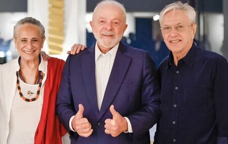 Maria Beth&acirc;nia e Caetano Veloso ao lado do Presidente Lula.