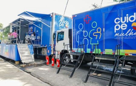 Carretas da mulher em atendimento.