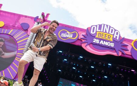 Wesley Safad&atilde;o em show no Olinda Beer em 2025.