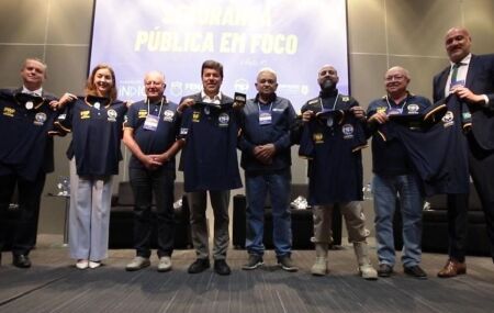 Mendon&ccedil;a Filho em articula&ccedil;&atilde;o com lideran&ccedil;as da PRF e da Policia Penal.