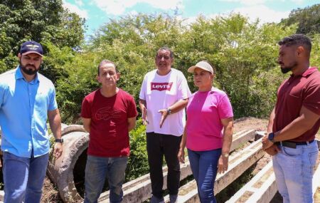 Prefeita Elcione e secret&aacute;rio C&eacute;sar Ramos realizam vistoria em obras. 