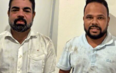 Prefeito de Ch&atilde; Grande agredido, Sandro Advogado, ao lado do vereador Jadinho da Ceasa.