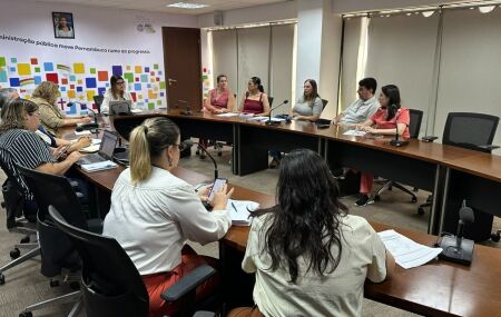 Representantes do Simepe participaram de reuni&atilde;o na SAD. 
