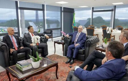 Reuni&atilde;o entre representantes do STF e Congresso.