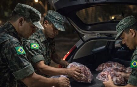 Militares com Carne 