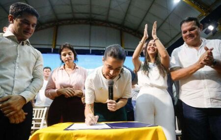 Raquel Lyra assina autoriza&ccedil;&atilde;o de licita&ccedil;&atilde;o para a pavimenta&ccedil;&atilde;o asf&aacute;ltica de um trecho da PE-125.