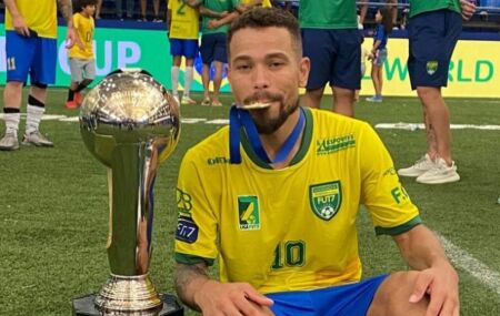 Jogador pernambucano Williams Oliveira do Nascimento, conhecido como Vassoura.