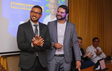 Z&eacute; de Irm&atilde; T&ecirc;ca anuncia sucessor na Superintend&ecirc;ncia da Pesca em Pernambuco.