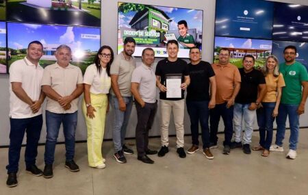 Prefeito S&eacute;rgio Colin assina ordem de servi&ccedil;o para constru&ccedil;&atilde;o do Centro de Reciclagem de Toritama.