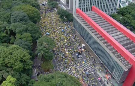 Acorda, Brasil na Avenida Paulista.