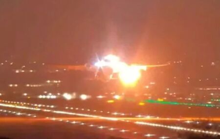 Avi&atilde;o pega fogo em decolagem.