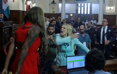 Vereadoras do Psol e do PL batem boca sobre homenagem a funkeira Ludmilla:  '&Eacute; crime ser branco'