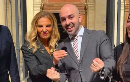 Ex-gay &eacute; inocentado ap&oacute;s defender e divulgar terapia de "cura" para homossexualidade