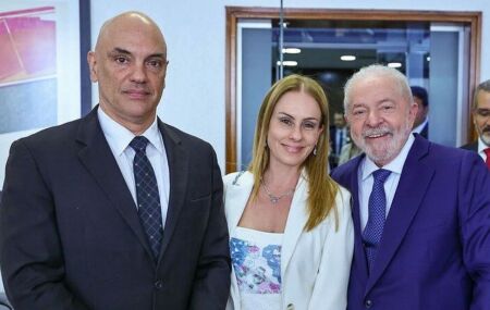 Alexandre e Viviane de Moraes ao lado de Lula