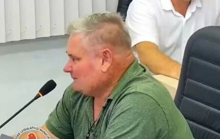 Vereador defende que animais de rua devem ser mortos: "Algu&eacute;m tem que fazer um servicinho"