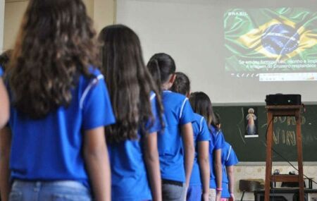 Hino Nacional volta a ser obrigat&oacute;rio em escolas p&uacute;blicas e privadas; saiba onde