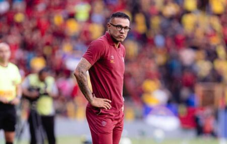 Roger Silva n&atilde;o convence e acaba demitido do Sport um dia antes de estreia no Nordest&atilde;o