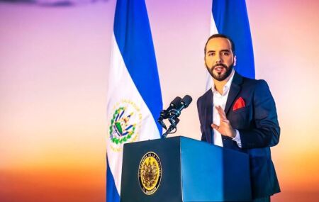 El Salvador aprova pris&atilde;o perp&eacute;tua para menores acusados de terrorismo, estupro e assassinato