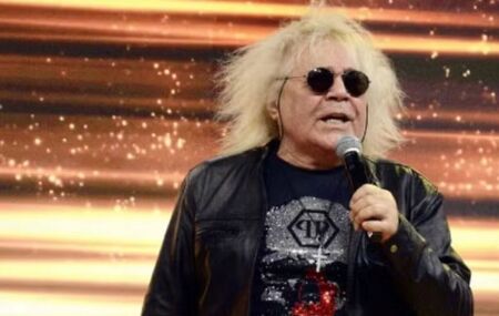 Cantor Ovelha recebe marcapasso ap&oacute;s cirurgia de emerg&ecirc;ncia no cora&ccedil;&atilde;o