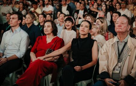 Raquel Lyra prestigia abertura da Paix&atilde;o de Cristo em Nova Jerusal&eacute;m: 'Mantendo a tradi&ccedil;&atilde;o'