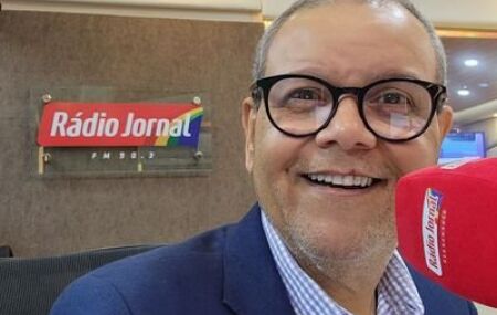 Ciro Bezerra, apresentador e jornalista da TV Jornal, &eacute; internado ap&oacute;s sofrer um AVC.