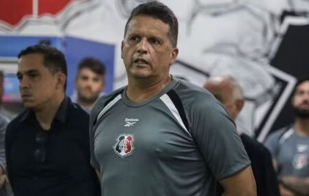 Claudinei Oliveira admite problemas financeiros no Santa Cruz.