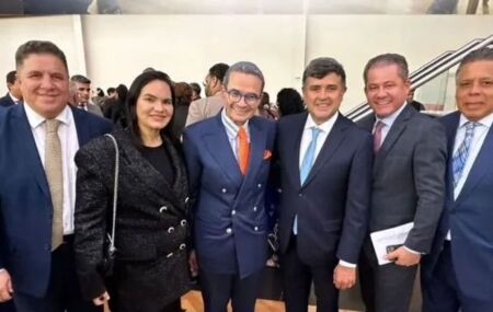 Eduardo da Fonte com lideran&ccedil;as da Assembleia de Deus