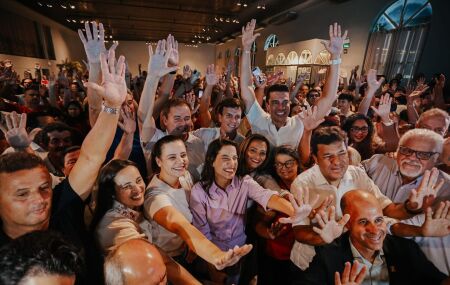 Em Caruaru, ao lado de Miguel Coelho, Raquel Lyra filia Anderson Luiz e fortalece o PSD no Agreste