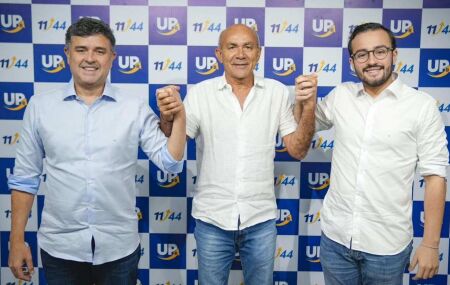 Eduardo Hon&oacute;rio entre Eduardo e Lula da Fonte.