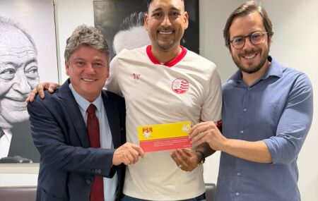 Influenciador Caio Chuva se filia ao PSB e anuncia pr&eacute;-candidatura a deputado estadual