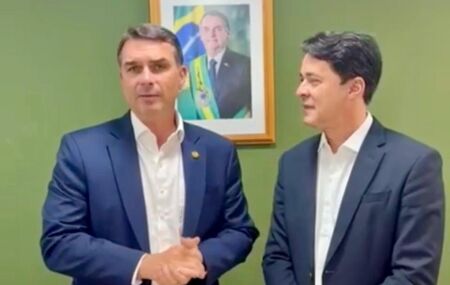 Fl&aacute;vio Bolsonaro e Anderson Ferreira.
