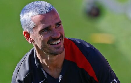 Griezmann sa&iacute;da do Atl&eacute;tico de Madrid.