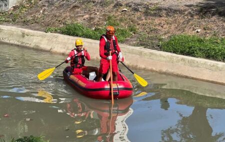 Bombeiros no Canal do Arruda a procura de homem que desapareceu.