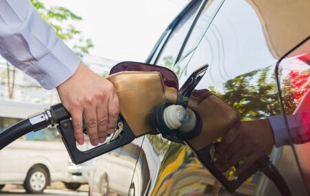 Corte dos impostos deve reduzir o valor do litro em R$ 0,32 na refinaria.