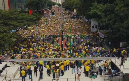 Manifesta&ccedil;&atilde;o da direita na Avenida Paulista.