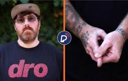 Michael Phillips desafia preconceitos ao expor microp&ecirc;nis de 0,97 cm