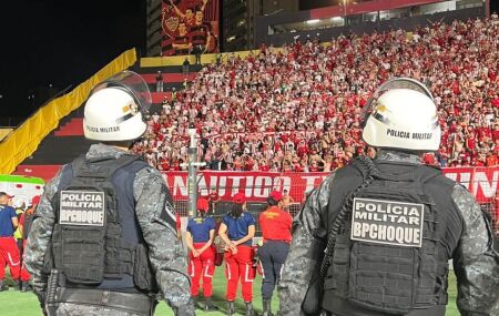 Caso os itens sejam identificados durante o evento, eles ser&atilde;o imediatamente retirados pelas equipes de seguran&ccedil;a, podendo haver o registro da ocorr&ecirc;ncia e a ado&ccedil;&atilde;o das medidas legais cab&iacute;veis.